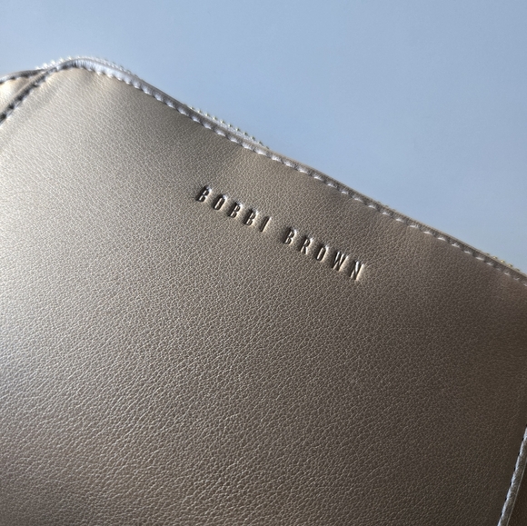 NWOT Bobbi Brown Gold Metallic Makeup Bag Cosmetic Travel Pouch Zipper Case - Picture 5 of 10